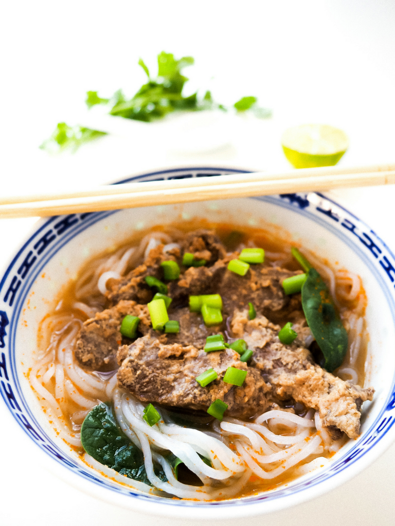Recette de soupe chinoise au boeuf, vermicelles et épinards JuLifeStyle